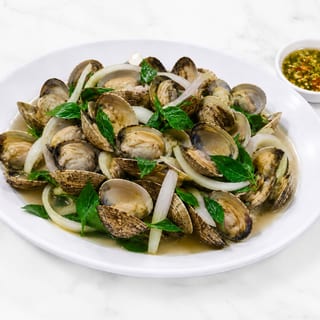Steamed Clams w/ Seafood Sauce